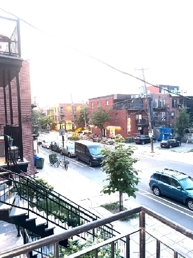 Bel apartment- Au Coeur de Petite Italie Image# 2