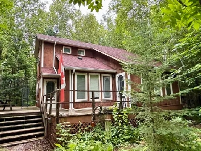 10 Beech Cres., Victoria Beach - 1180 SF, 3 BR Seasonal Cottage! Image# 1