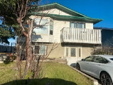 House with separate basement suite - 5bdrms Image# 5