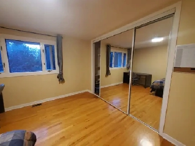 (private washroom) close to Carleton. Bright room for rent (Sep) Image# 3