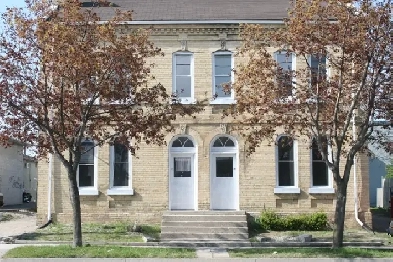 Large Modern Two Bedroom Image# 1