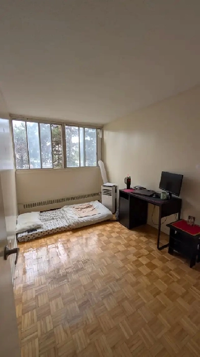 Private Room Available - 1435 Prince of Wales Dr, Ottawa Image# 1