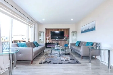 STUNNING 6 Bedroom Home in South Pointe Image# 6