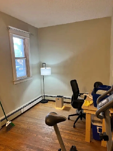 Beautifu 1 BR Character Main Floor Suite in Desired Cliff Bungal Image# 6