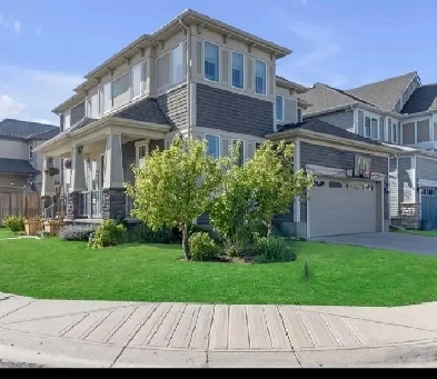 Stunning fully developed home on a corner lot in Windsong. Image# 16
