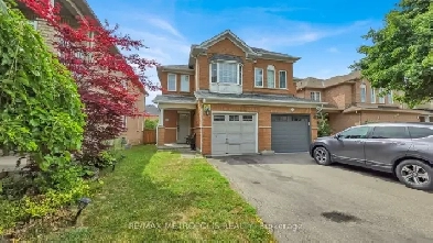 SEMI DETACHED in hot Patterson area (Vaughan) Image# 1