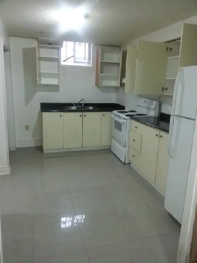 1 Bedroom, Hall , Kitchen Basement for Rent Mississauga Image# 1