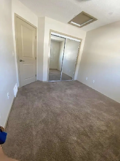 Room for Rent in Rutherford Townhouse – Available by August Image# 7