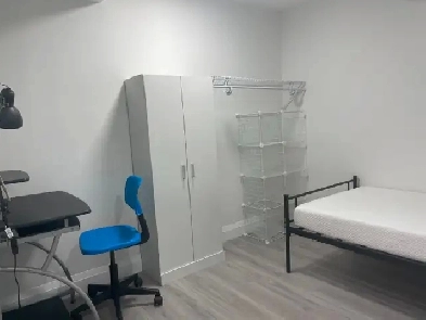 Private furnished room near Stanley Park – Move in Sept 1 Image# 3