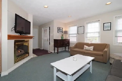 Main Floor 3 Bedroom 2 Bath for Rent — Walk to U of G! Image# 1