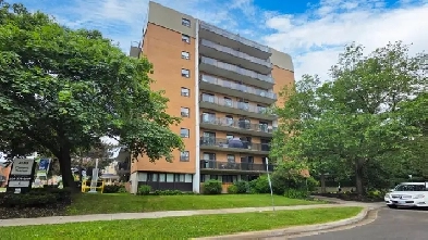 498 Queens Avenue - 1 Bedroom Apartment for Rent Image# 4