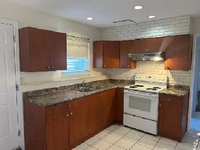 2 Bedroom 1 Bathroom Ground Level Basement for Rent (Delta) Image# 1