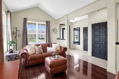 CLASSIC, FULLY FINISHED BUNGALOW - 2 1 BED, 3 BATH Image# 8
