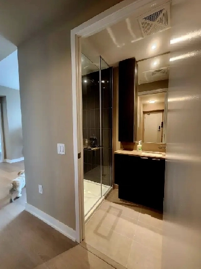 brand-new 2-bedroom, 2-bathroom condo in downtown Mississauga Image# 1