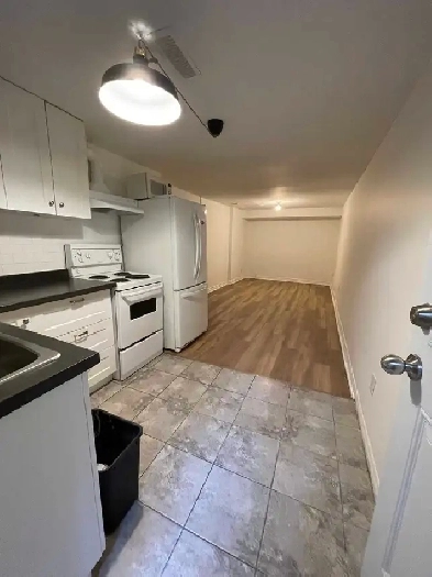 Studio basement apartment Image# 2