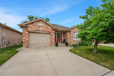 CHERRY HILL COMMUNITY BUNGALOW - 2 1 BED, 3 BATH Image# 3