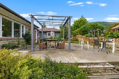 4 Bedroom 2 Bath Stone Block Home in Creston BC is a Must See Image# 10