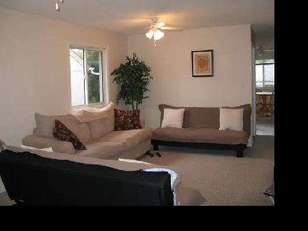 3 Bedroom/2 Full Bath Main Floor near UofA Image# 6