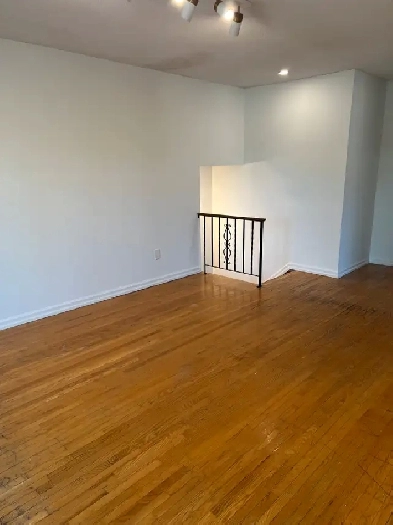 Beautiful and spacious 3 Bedroom Home in West Mountain! Image# 2