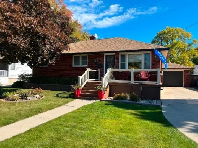 3 BEDROOM, 2 BATHROOM HOME FOR SALE IN SARNIA Image# 1