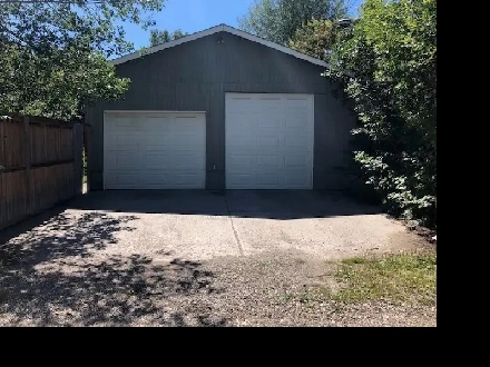 Oversized Double Garage for Rent Near Downtown Image# 3