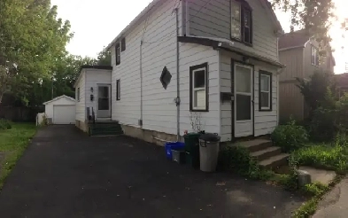 Rooms for students, downtown hub,  Sept 1, $800 inclusive Image# 7