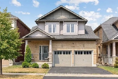 Move In Ready Detached Home with Double Garage in North Oshawa! Image# 5