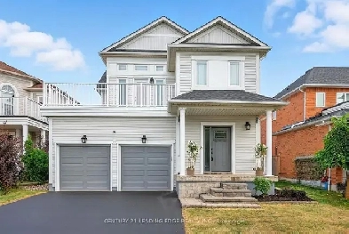 Luxury Meets Lakeside Living with 4 Bedrooms in Whitby Shores! Image# 2