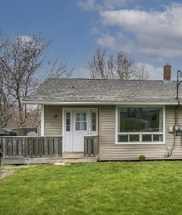 Spacious 3-Bedroom Duplex in a Prime Location Image# 7