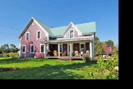 Bury (Estrie) : Fermette 5000 m2, maison 3 chambres, bâtiments Image# 9