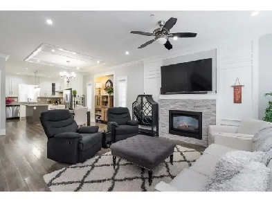 4 Beds 3.5 Baths House in family-friendly Albion Image# 6