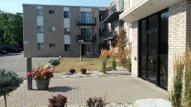 ONE Bed/Balcony, FREE parking, CLEAN QUIET, $1459.00  Hydro Image# 4