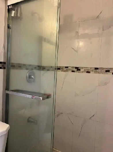 Fantastic EnSUITE In room bath of Image# 1