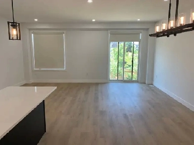 Newly build townhouse Image# 8