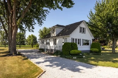 702 Martin Lane, LaSalle ON Image# 9