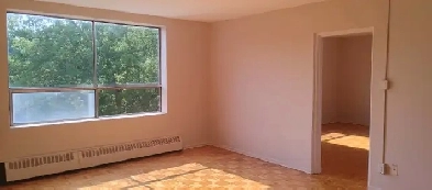 Spacious 2-Bedroom Unit near Finch Station Image# 9