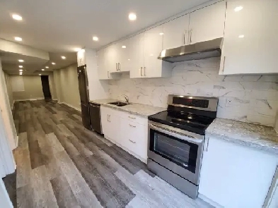 1 Bed 1 Bath walkout basement apartment with private backyard Image# 1
