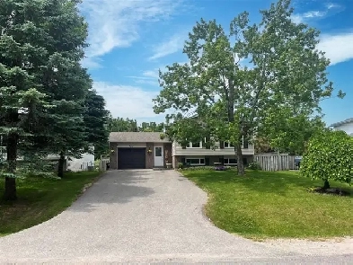 Home for Sale in Innisfil, 5 Beds, 2 Bath - Price Improvement Image# 1