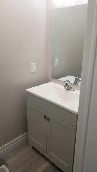 3bed room plus den for rent Image# 3