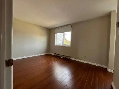 Master Bedroom for Rent - Barrhaven area Image# 1