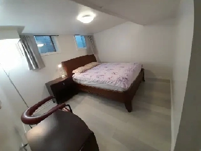 A brand new private daily room with a queen-size bed Image# 1