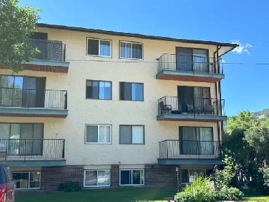 AFFORDABLE ROCKY MOUNTAIN CONDO IN CROWSNEST PASS Image# 1