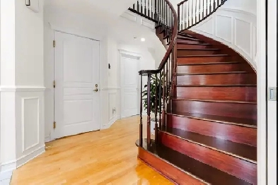 PRESTIGEOUS HOME IN BLAINVILLE FOR SALE Image# 8