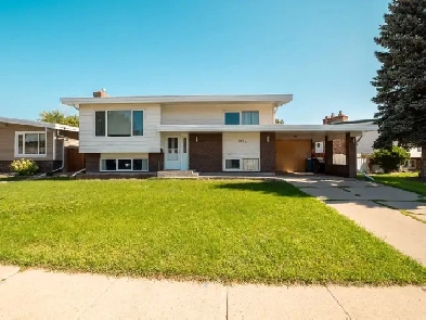 Beautiful Home in Great Neighbourhood! Image# 4