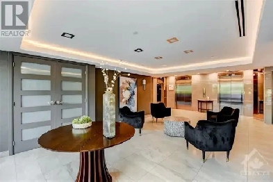 Furnished Downtown Condo – Large Cozy Unit w/ Balcony Image# 9
