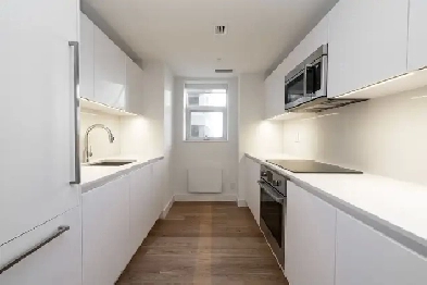 renovated two bedroom, yonge and st. clair - ID 692 Image# 16