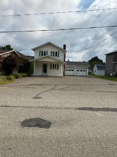 House for Sale- Maison a vendre Image# 1