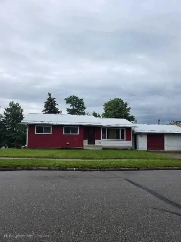 6 Beds 2 Baths House Image# 4
