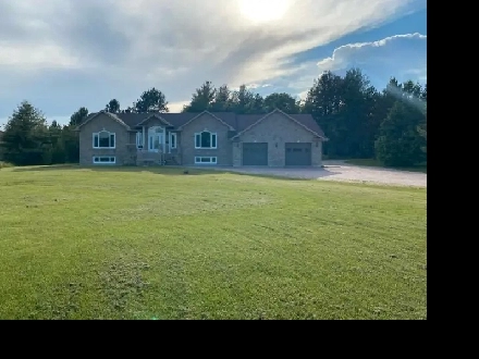 HOUSE FOR SALE IN FRENCH RIVER Image# 2