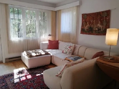 Beautiful room to rent in Ahuntsic for woman only Image# 1